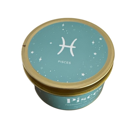 Place & Time Zodiac Scented Candle in Tin - Pisces Vanilla Bean Cake 4 oz - NWT - Picture 2 of 5